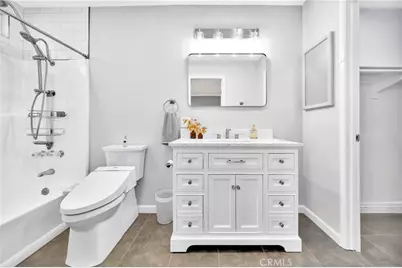 18631 Collins #10, Tarzana, CA 91356 - Photo 11