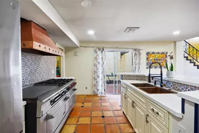 552 Pepper, Bakersfield, CA 93307 - Photo 13