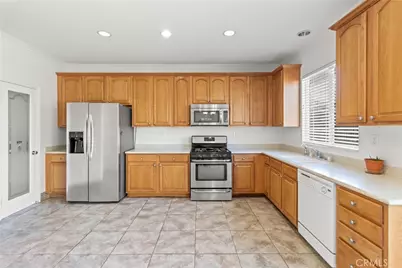 37707 Tamarind Court, Palmdale, CA 93551 - Photo 9