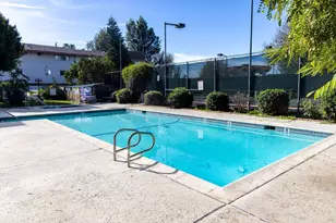 18425 Saticoy St, Reseda, CA 91335 - Photo 29