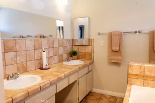 18425 Saticoy St, Reseda, CA 91335 - Photo 15