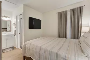 7050 Shoup Ave, Canoga Park, CA 91303 - Photo 25