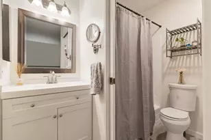 7050 Shoup Ave, Canoga Park, CA 91303 - Photo 29