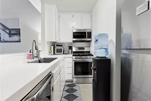 7050 Shoup Ave, Canoga Park, CA 91303 - Photo 15