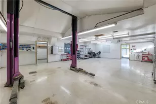 10733 Wixom St, Los Angeles, CA 91352 - Photo 35