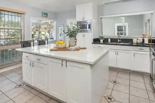 19128 Prairie St, Northridge, CA 91324 - Photo 5