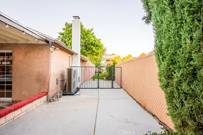 23132 Posada, Valencia, CA 91354 - Photo 53