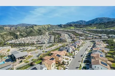 18696 Cedar Crest Drive, Canyon Country, CA 91387 - Photo 5