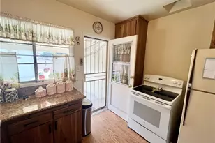 17900 Martha St, Encino, CA 91316 - Photo 9