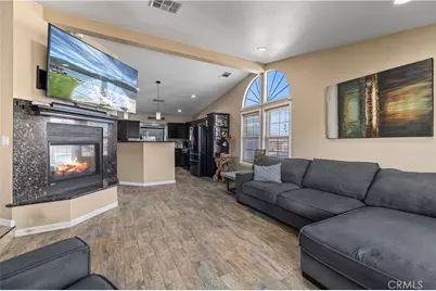 39551 Blackhawk Court, Palmdale, CA 93551 - Photo 7