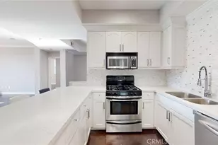 12407 Moorpark, Studio City, CA 91604 - Photo 9