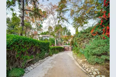 4732 Del Moreno Drive, Woodland Hills, CA 91364 - Photo 67