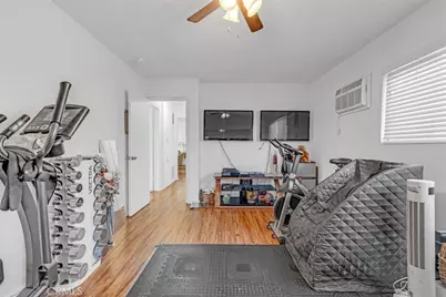 6640 Darby Avenue, Reseda, CA 91335 - Photo 23