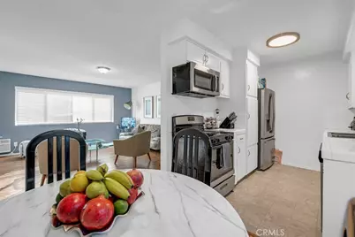 6640 Darby Avenue, Reseda, CA 91335 - Photo 17