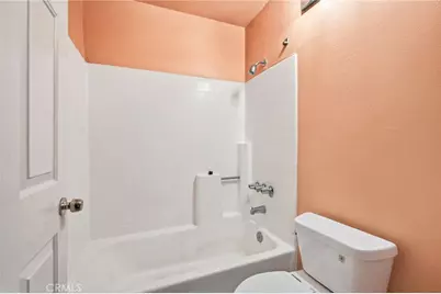 7045 Woodley Avenue #124, Lake Balboa, CA 91406 - Photo 17