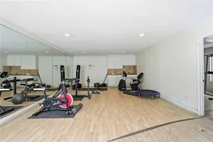 7045 Woodley Ave, Lake Balboa, CA 91406 - Photo 25