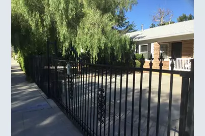 20957 Community, Canoga Park, CA 91304 - Photo 3