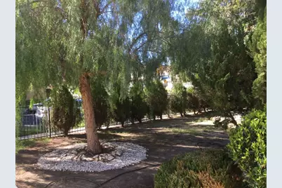 20957 Community, Canoga Park, CA 91304 - Photo 39