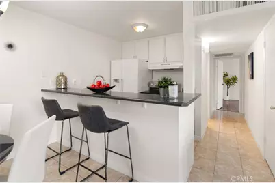 8601 International, Canoga Park, CA 91304 - Photo 5