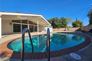 17530 Tuba St, Northridge, CA 91325 - Photo 13