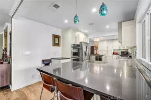 22935 Sylvan St, Woodland Hills, CA 91367 - Photo 11