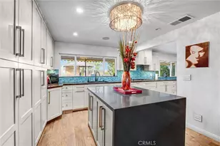 22935 Sylvan St, Woodland Hills, CA 91367 - Photo 7