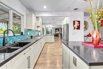 22935 Sylvan Street, Woodland Hills, CA 91367 - Photo 9