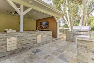 10555 Art St, Shadow Hills, CA 91040 - Photo 47