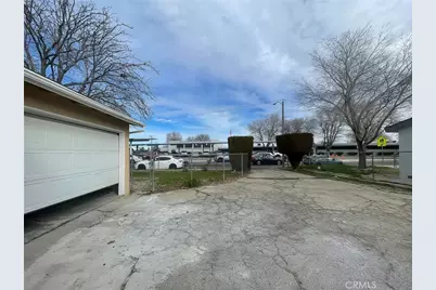 1560 W Avenue H10, Lancaster, CA 93534 - Photo 25