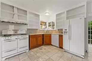 11170 Burbank, North Hollywood, CA 91601 - Photo 9