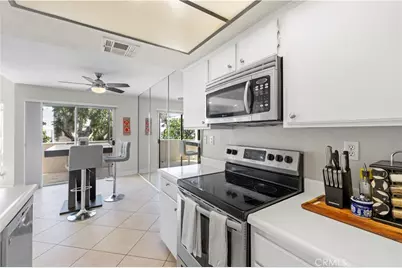 18408 Hatteras Street #44, Tarzana, CA 91356 - Photo 19