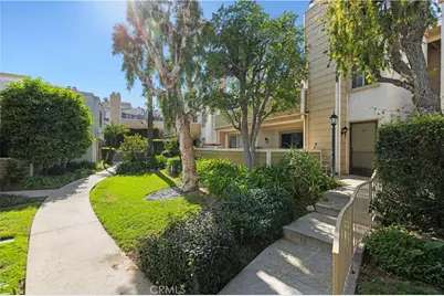 18408 Hatteras Street #44, Tarzana, CA 91356 - Photo 33