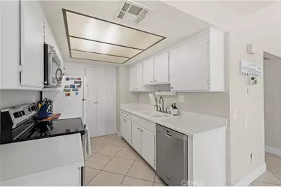 18408 Hatteras Street #44, Tarzana, CA 91356 - Photo 15