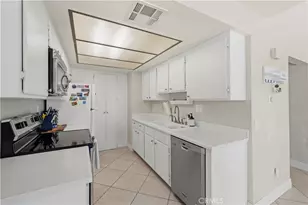 18408 Hatteras Street, Tarzana, CA 91356 - Photo 15