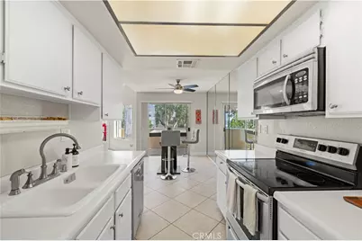 18408 Hatteras Street #44, Tarzana, CA 91356 - Photo 17