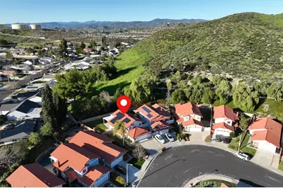 19447 Old Friend, Canyon Country, CA 91351 - Photo 5