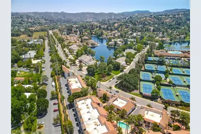 23391 Park Sorrento, Calabasas, CA 91302 - Photo 29