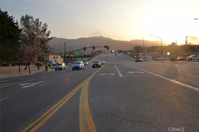 916 W Burbank Boulevard, Burbank, CA 91506 - Photo 7