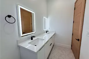 6900 Corbin Ave, Reseda, CA 91335 - Photo 45