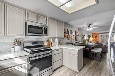 20305 Rue Crevier #585, Canyon Country, CA 91351 - Photo 15