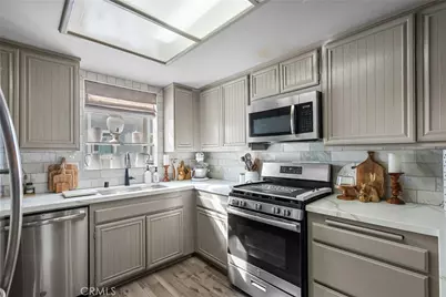 20305 Rue Crevier #585, Canyon Country, CA 91351 - Photo 17