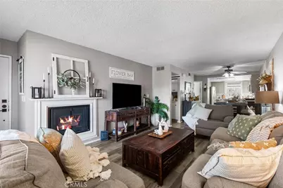 20305 Rue Crevier #585, Canyon Country, CA 91351 - Photo 5