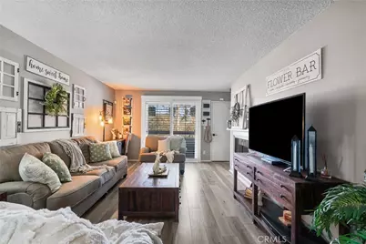 20305 Rue Crevier #585, Canyon Country, CA 91351 - Photo 7