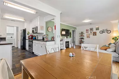 17145 Strathern Street, Lake Balboa, CA 91406 - Photo 7