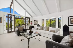 19540 Wells Dr, Tarzana, CA 91356 - Photo 7