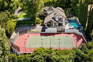 19540 Wells Dr, Tarzana, CA 91356 - Photo 1