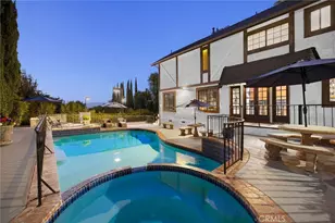19540 Wells Dr, Tarzana, CA 91356 - Photo 25