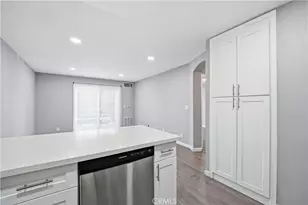 6815 Remmet, Canoga Park, CA 91303 - Photo 9