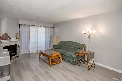 6545 Reseda Boulevard #3, Reseda, CA 91335 - Photo 3