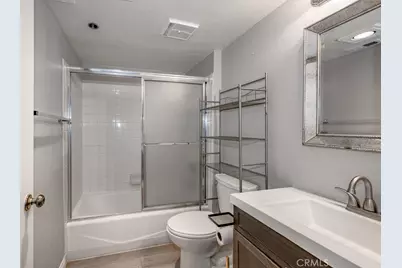 6545 Reseda Boulevard #3, Reseda, CA 91335 - Photo 13